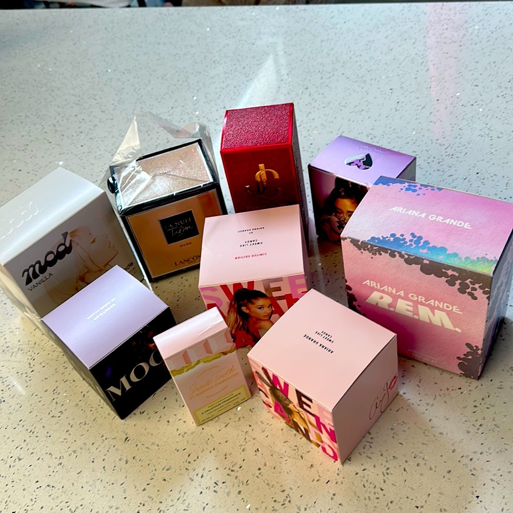 Ariana Grande perfume boxes empty